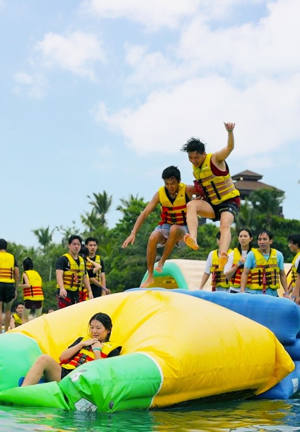 Amp up your event with heart-pounding 
action and endless laughs