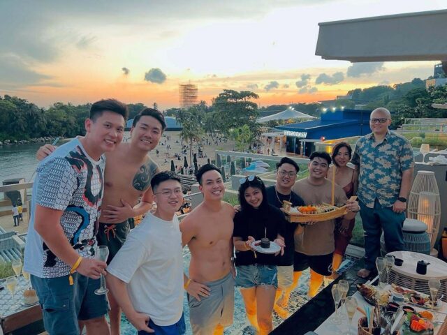 Grown-up luxury – a private cabana, personal plunge pool, and bubbly! Celebrations hit different at an adults-only beach club.

📷:  @acroasian

#plustwelvesg #thepalawansentosa #beachclub #bestbeachclub #sentosa