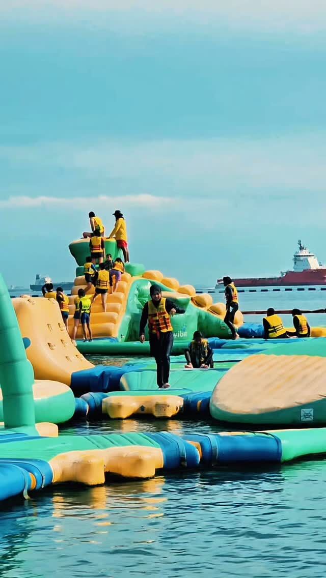 Put your friendship to the test at HydroDash? 💦 Who’s got the balance, who’s taking the plunge and who’s just there for the laughs? 😏
 
👉 Book your visit via the link in bio!
 
#thepalawansentosa #hydrodashsg #sentosa